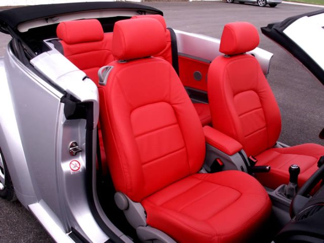 VW new beetle rood (2).jpg